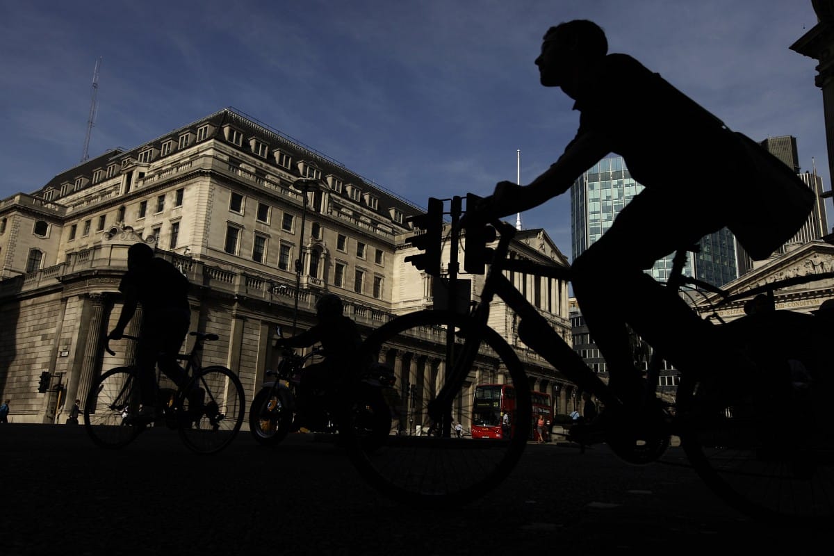 340 forintig drágulhat az euró londoni elemzők szerint