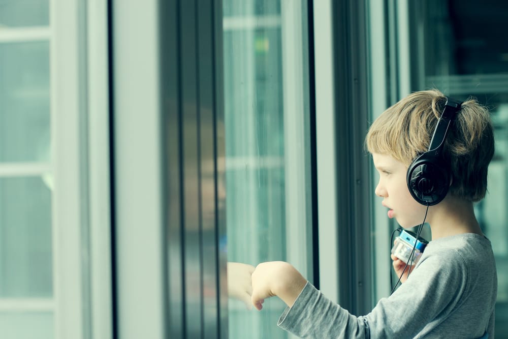 Autista gyerekkel ordibált egy szolnoki buszsofőr egy szendvics miatt, a gyerek pánikrohamot kapott