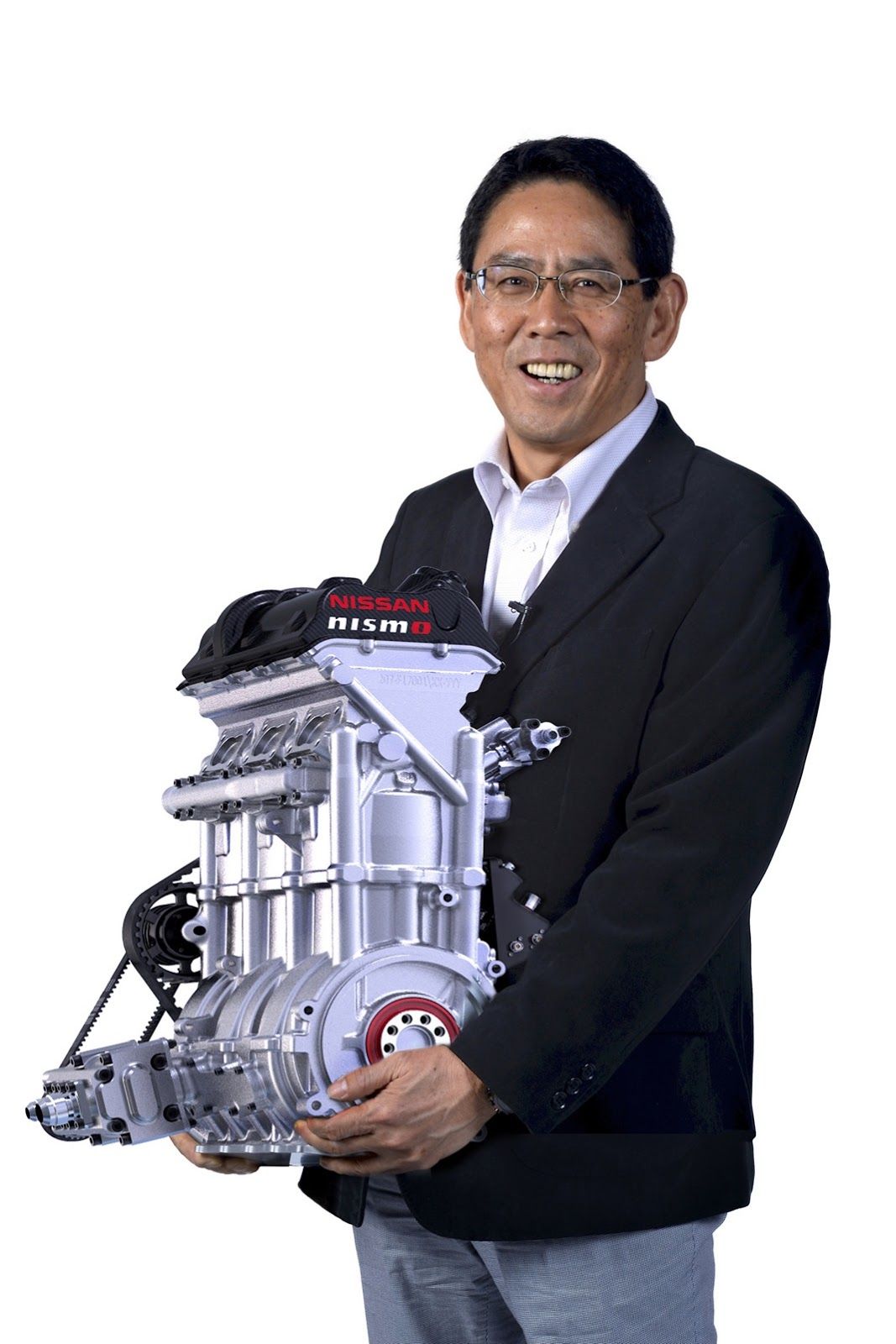 Kézben elfér a Nissan háromhengeres, 400 lóerős motorja