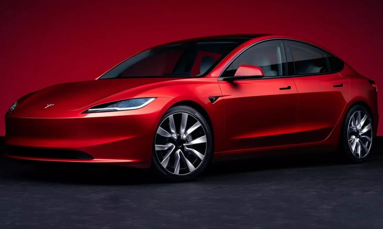 A Tesla bemutatta a megújult Model 3-at