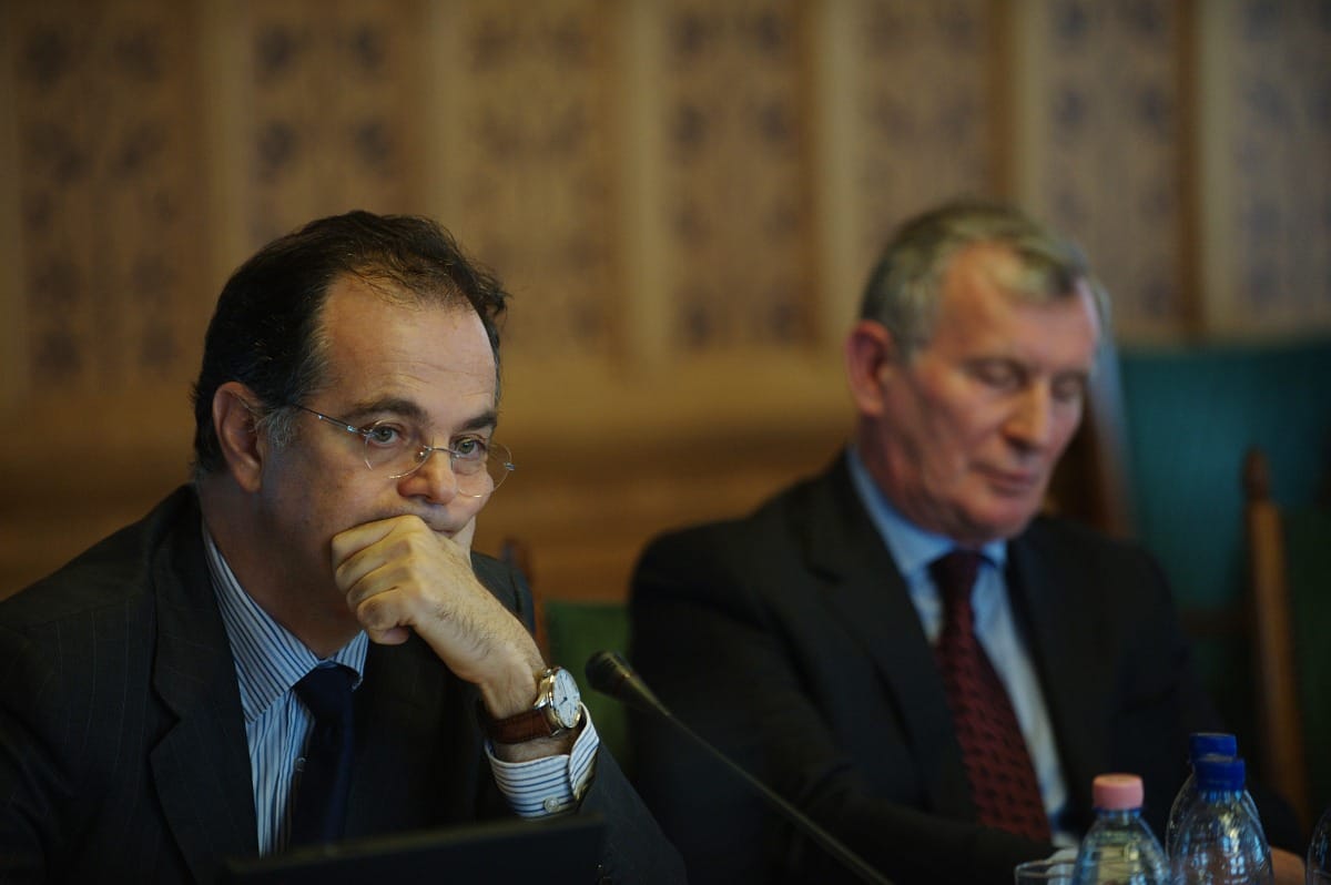 Járai szerzett munkát Simornak