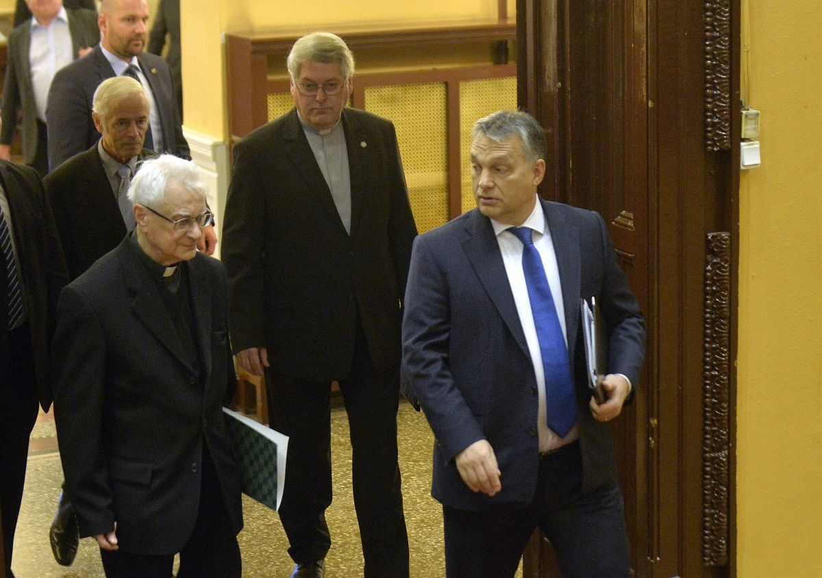 Orbán látni véli az EU-megszállás tervét