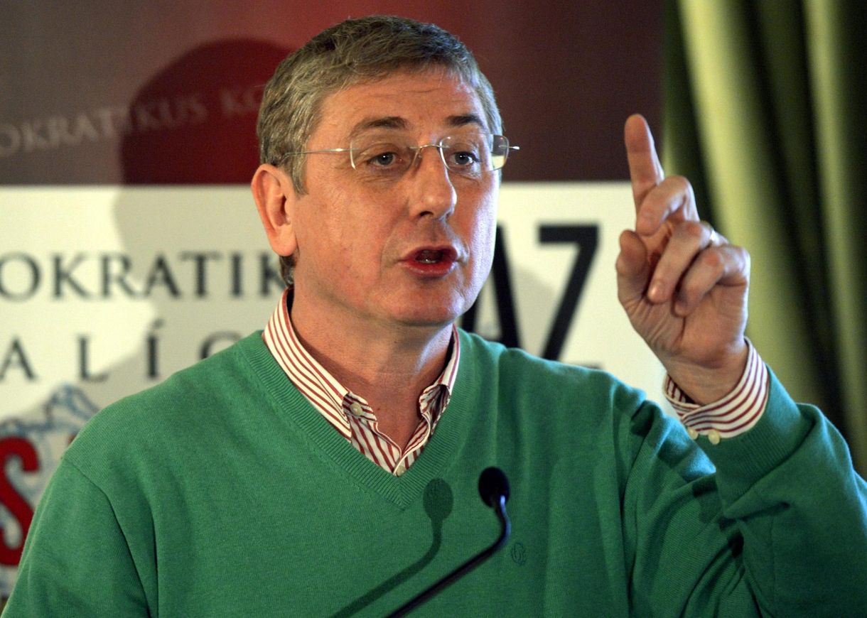 Gyurcsány: Orbán Radnóti gyilkosait mentegeti - percről percre