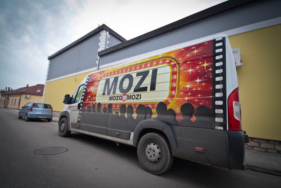 Üzlet vagy misszió? – Amikor a mozi házhoz megy 