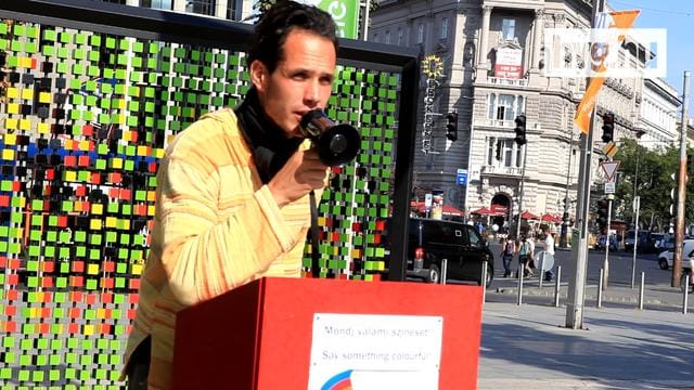 Mondj valami színeset! - flashmob Budapesten