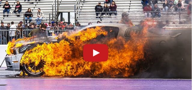 Füstöléssel indult, fél perc múlva már robbant a nitrós Ford Mustang – videó