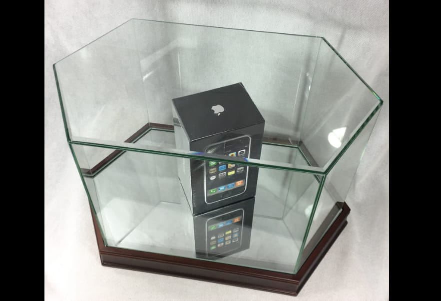 Van egy első generációs iPhone-ja, amit nem használt? Sok pénzt kaphat érte