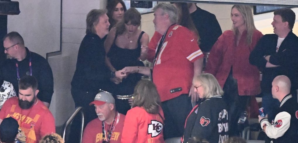 Ilyen, amikor Taylor Swift egy nála is nagyobb sztárral találkozik
