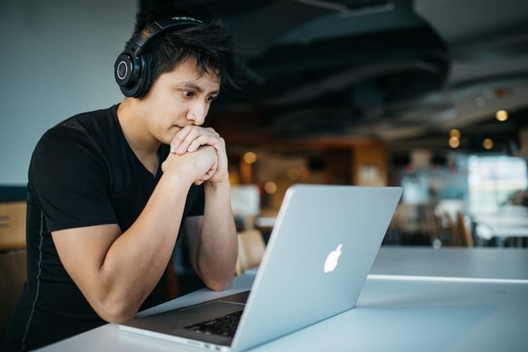 Skype-interjú-tippek, amit minden álláskeresőnek ismernie kell