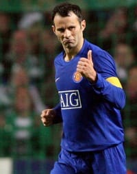 Pókerrel ütik el az időt az angol focisták az olimpia előtt