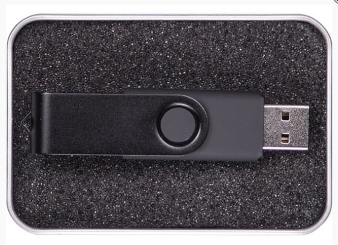 Ha ilyen pendrive-ot dugnak be a számítógépébe, ott vége mindennek