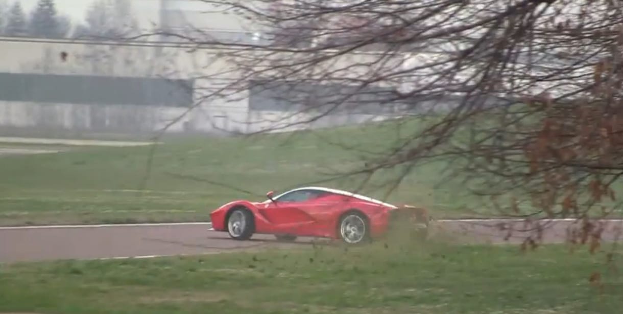 Räikkönen nem bírt a 963 lóerős LaFerrarival – videó