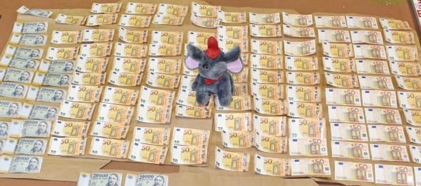 2,5 millió forintot rejtett egy plüsselefánt Kazincbarcikán