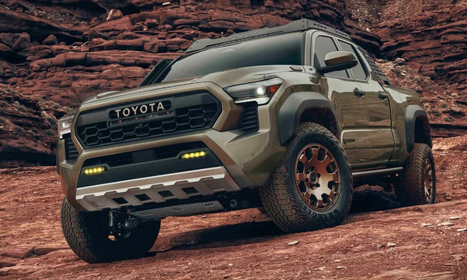 Turbós hibrid lett a Toyota hatalmas terepjárója
