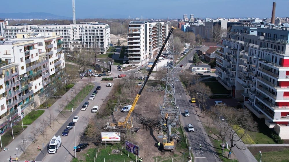 Megszabadult a XIII. kerület a városképet torzító elektromos oszlopoktól