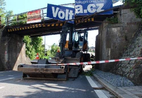 Videó: Ettől a hibától retteg minden kamionos