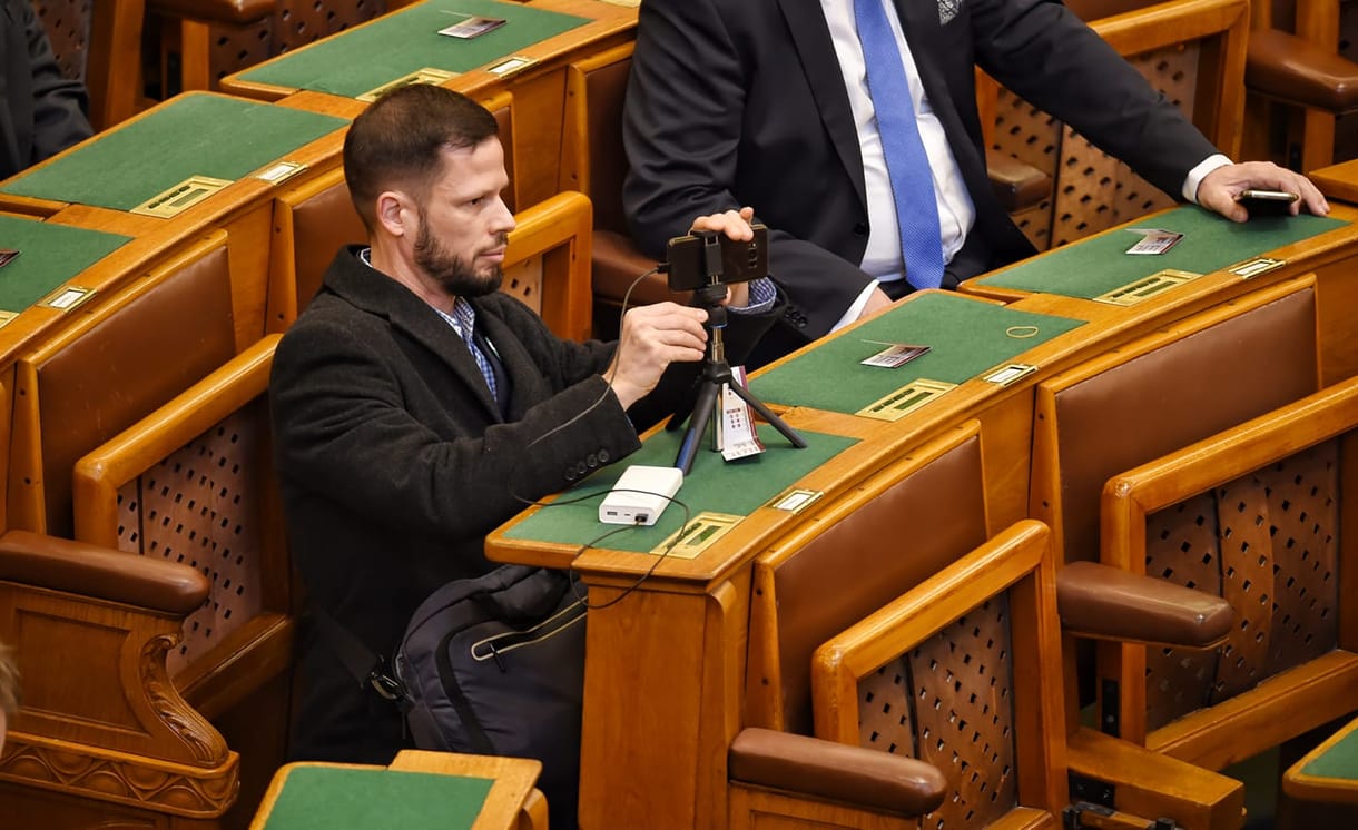 Rekordnagy, 8,2 milliós büntetést kapott Tordai Bence Kövér Lászlótól