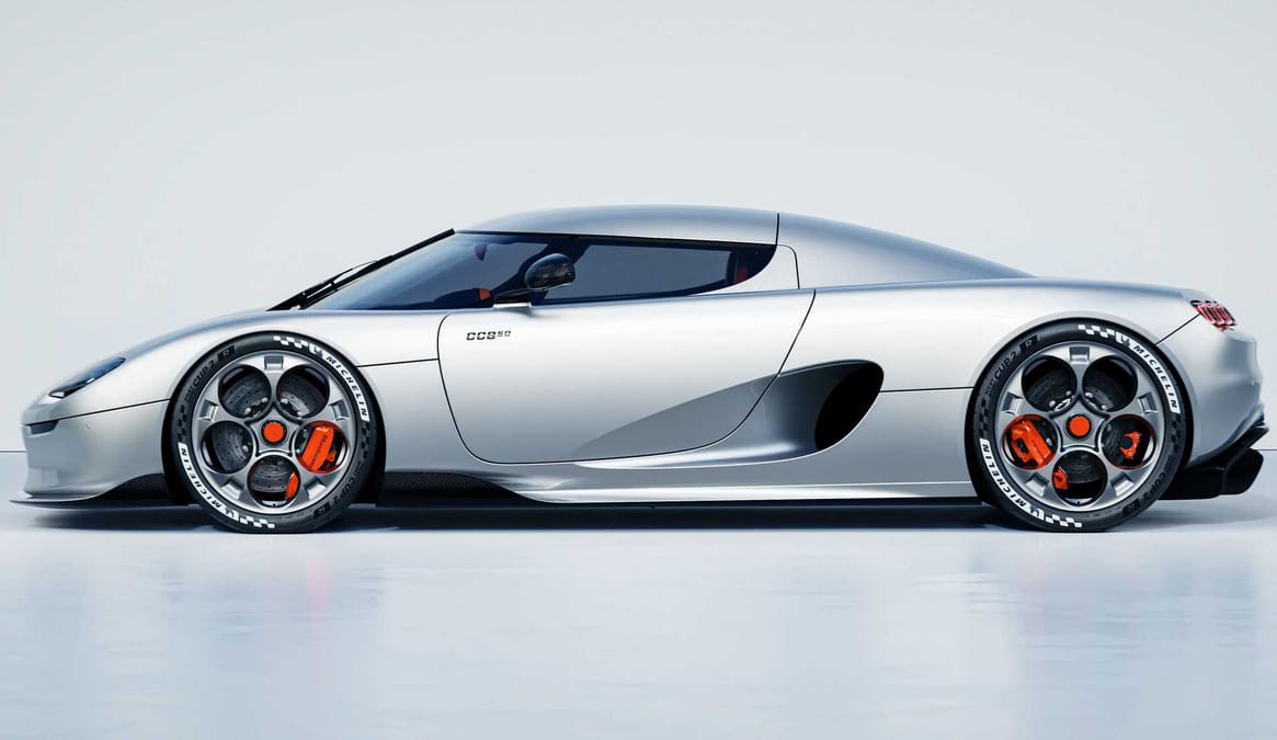 Sosem látott világújdonsággal debütált a Koenigsegg jubileumi hiperautója