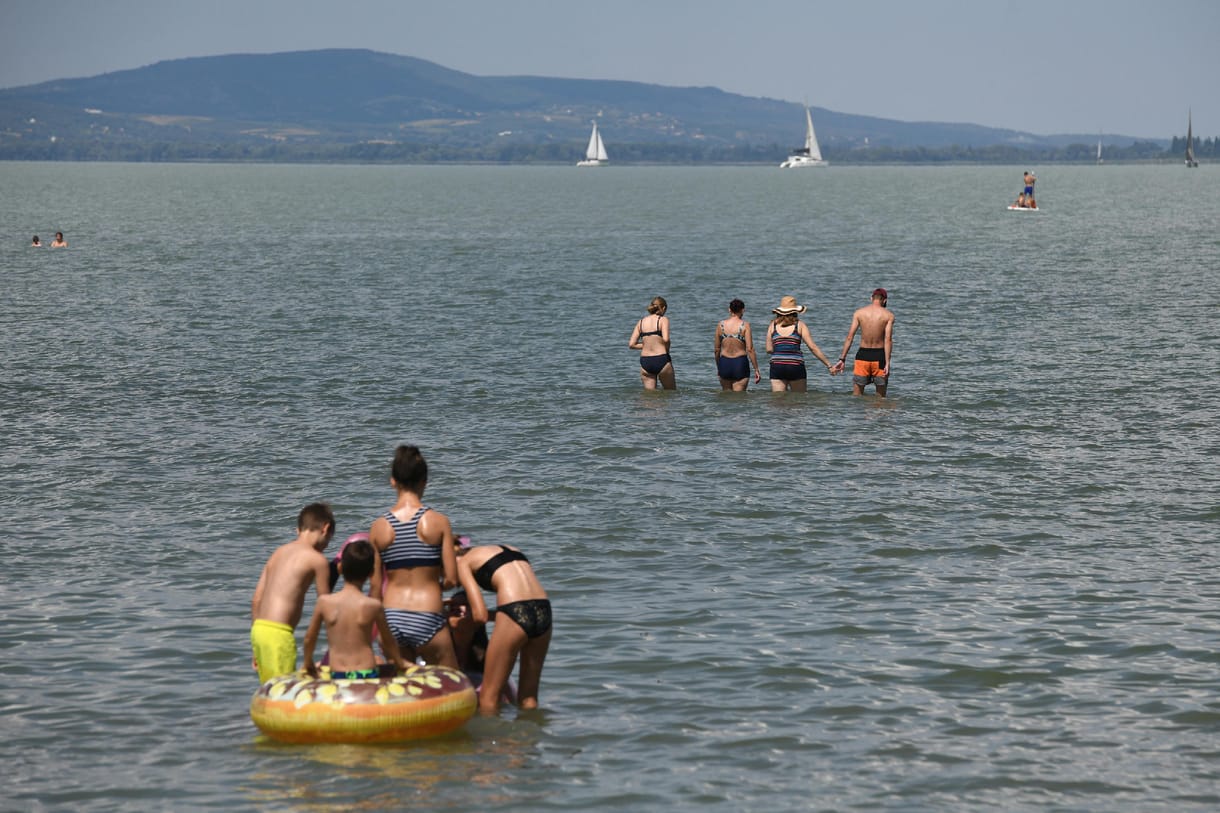 Idős férfi fulladt a Balatonba Ábrahámhegynél
