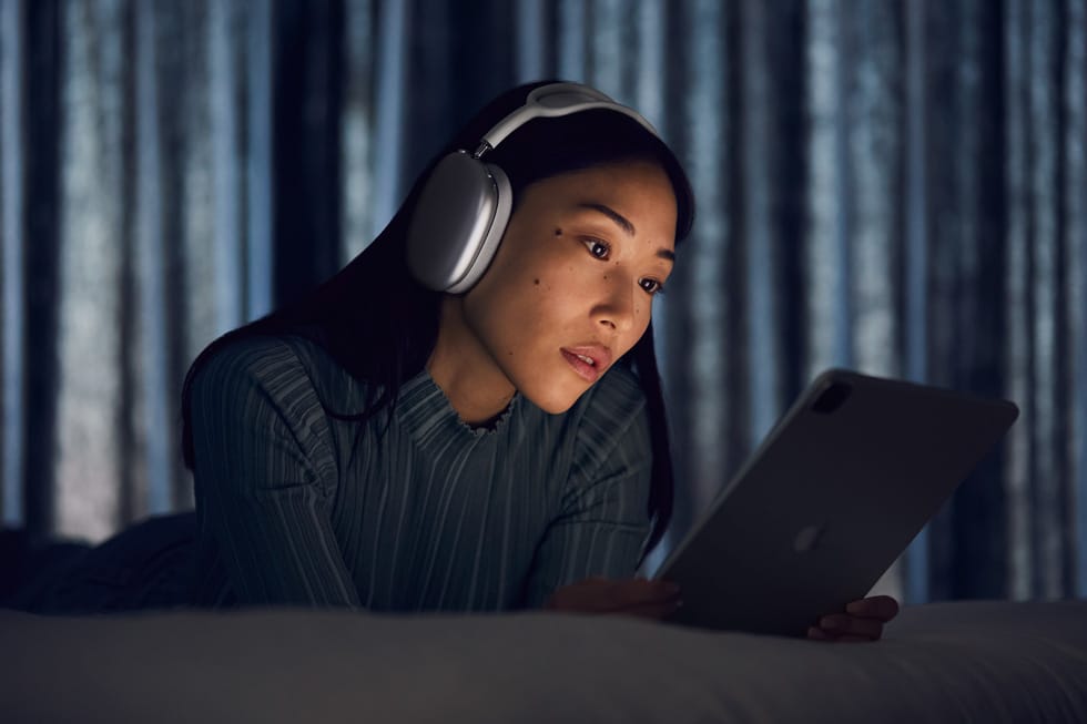 És tényleg jött: bemutatta az Apple a saját fejlesztésű fejhallgatóját, itt az AirPods Max