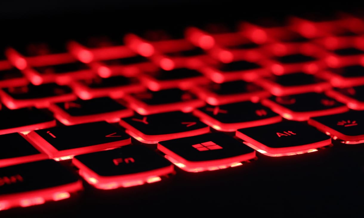 Bivalyerős laptop nyomott áron: teszteltük a Lenovo játékos erőgépét