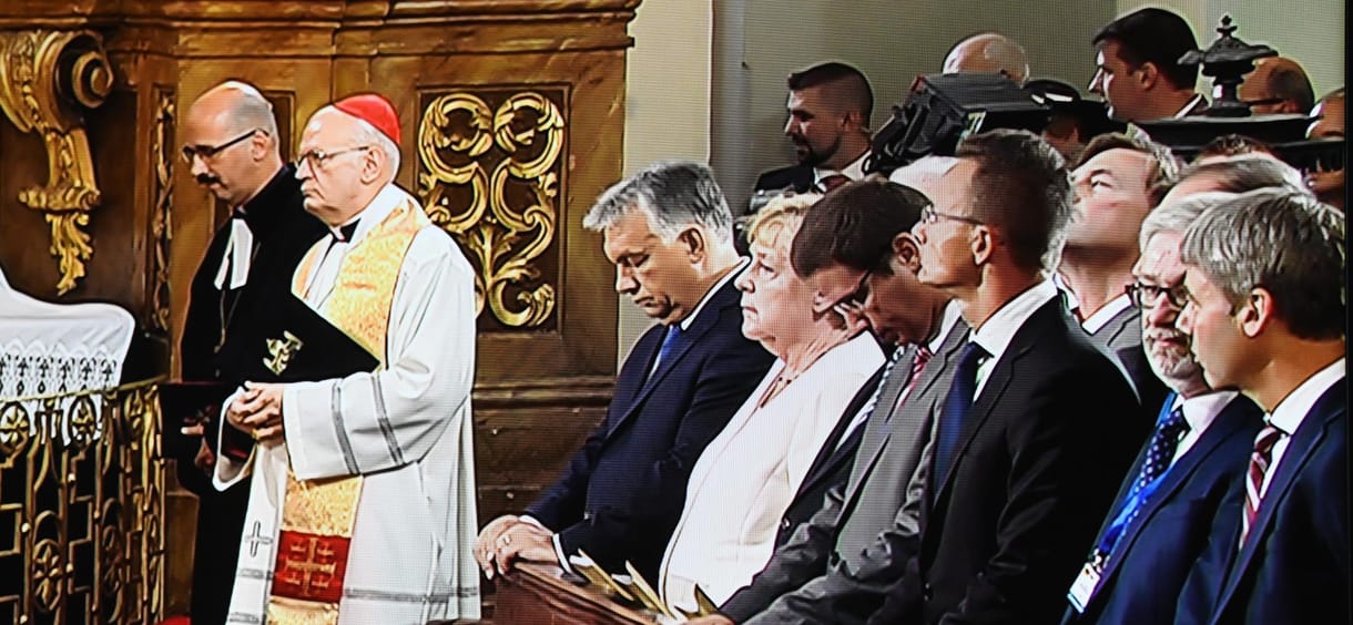 Átjárhatóbb határokért is imádkoztak Orbán és Merkel előtt Sopronban - kövesse nálunk az eseményt!