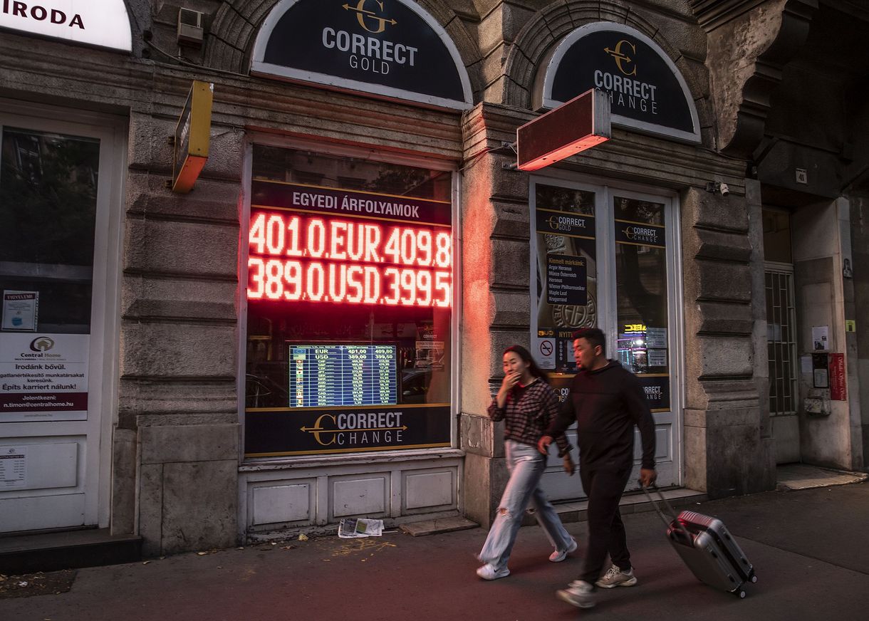 408 forint fölé emelkedett az euró ára