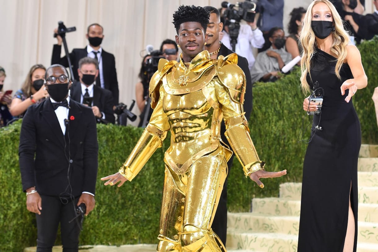 Letartóztatták a rappert, Lil Nas X egy szál alsóban volt és az utcán táncolt