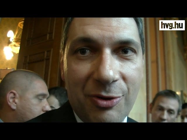 Videó: Ennyire eszköztelennek még nem mutatta magát Lázár János