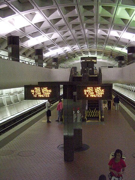 Utasok mentettek meg egy férfit a washingtoni metróban