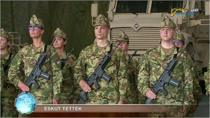 Egyre népszerűbb a katonásdi a fideszes családokban, Orbán Gáspár is példa