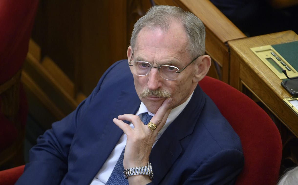 Pintér Sándor 15 kórház vezetői pozíciójára keres új főigazgatót