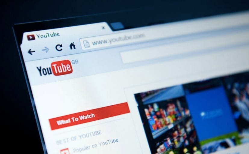 Kitilt minden vírus- és oltástagadó tartalmat a YouTube
