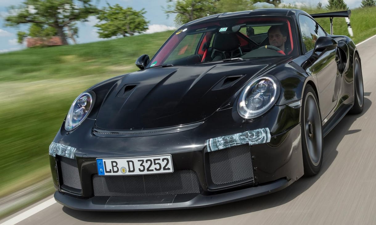 Ennél nincs feljebb: íme a Porsche legdurvább 911-ese, a vadonatúj GT2 RS
