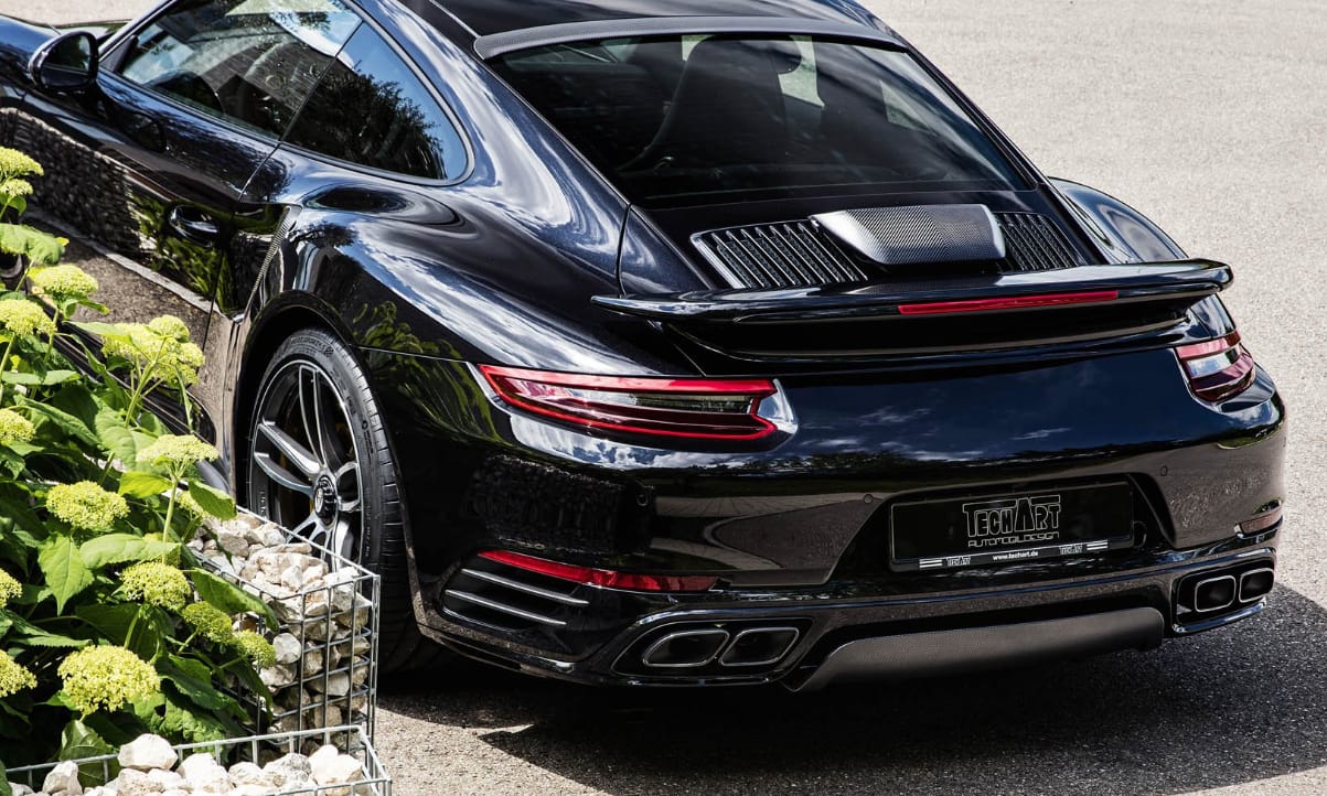 Csak 30 példány készül ebből a durva Porsche 911-esből