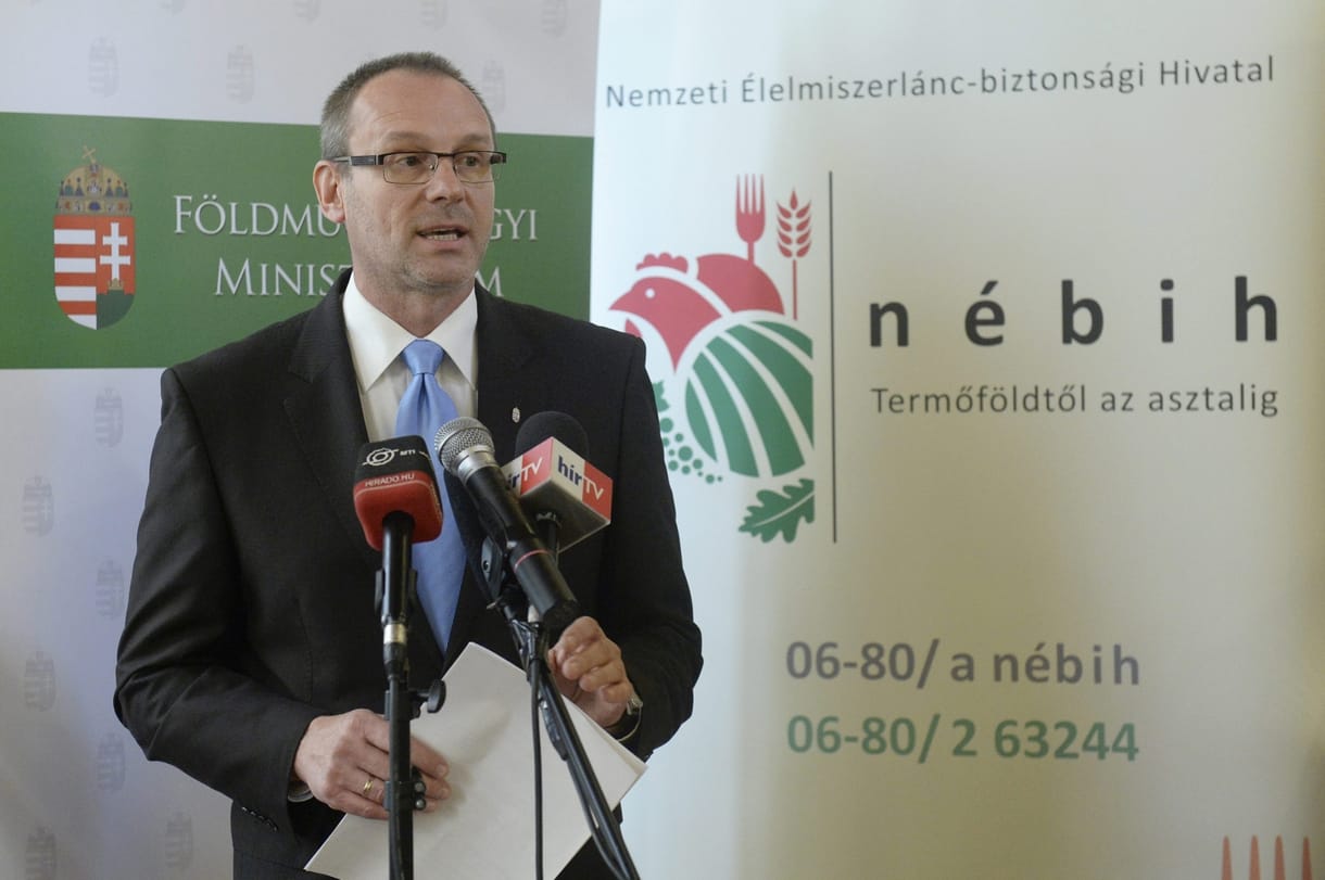 Kampányvideót forgatott a kormánypárti képviselő, egy gazda vetése bánta