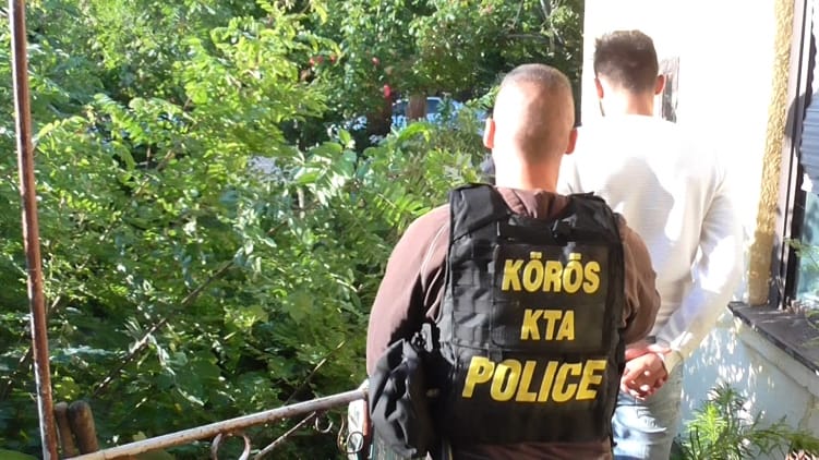 Anyjával közösen futtatta élettársát egy férfi Gyulán