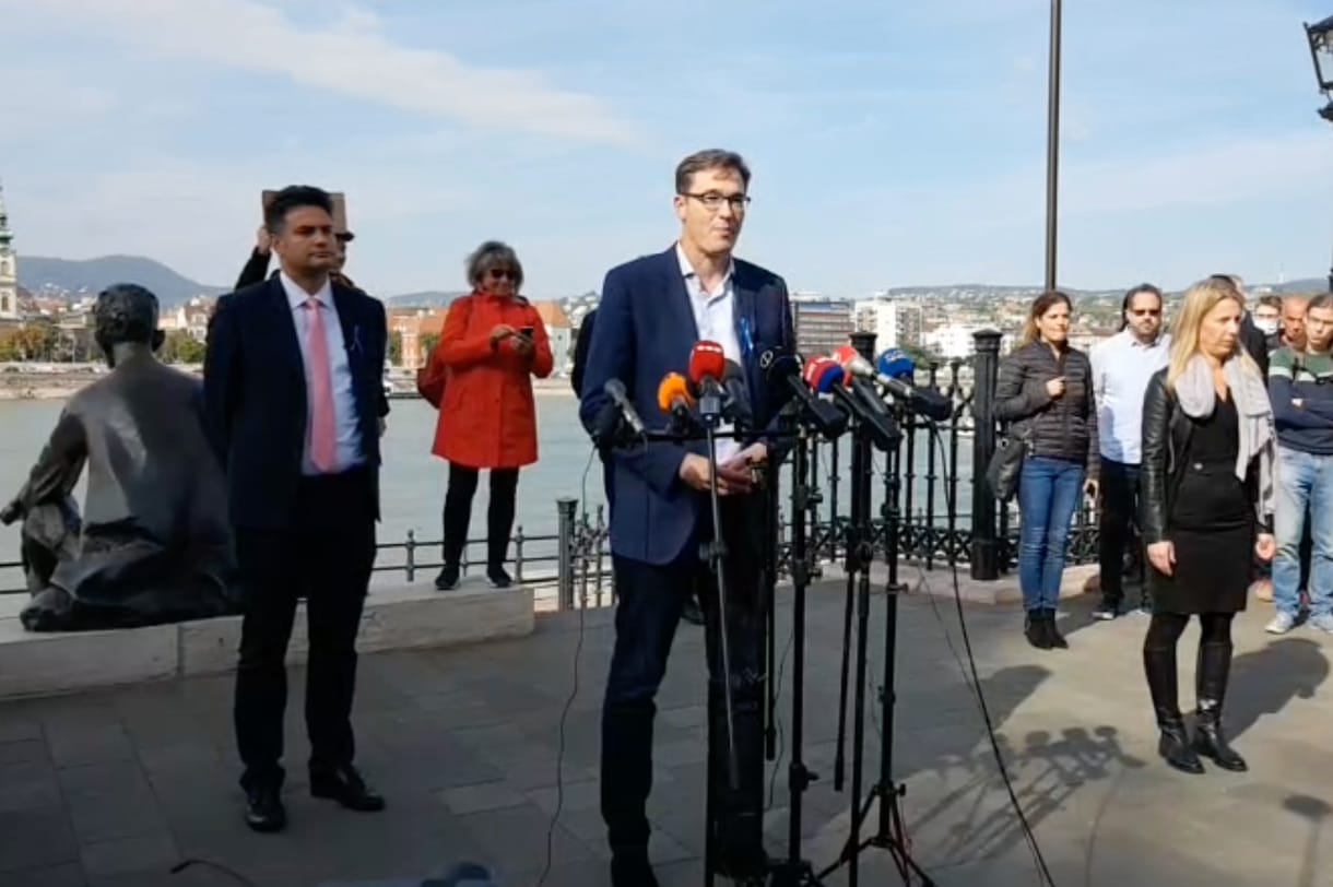 Itt megnézheti Karácsony Gergely bejelentését a visszalépéséről
