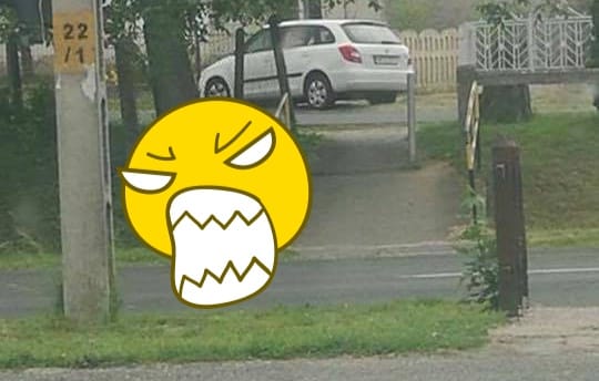 Fegyelmi indul a rendőr ellen, aki az árokban guggolva traffipaxozott