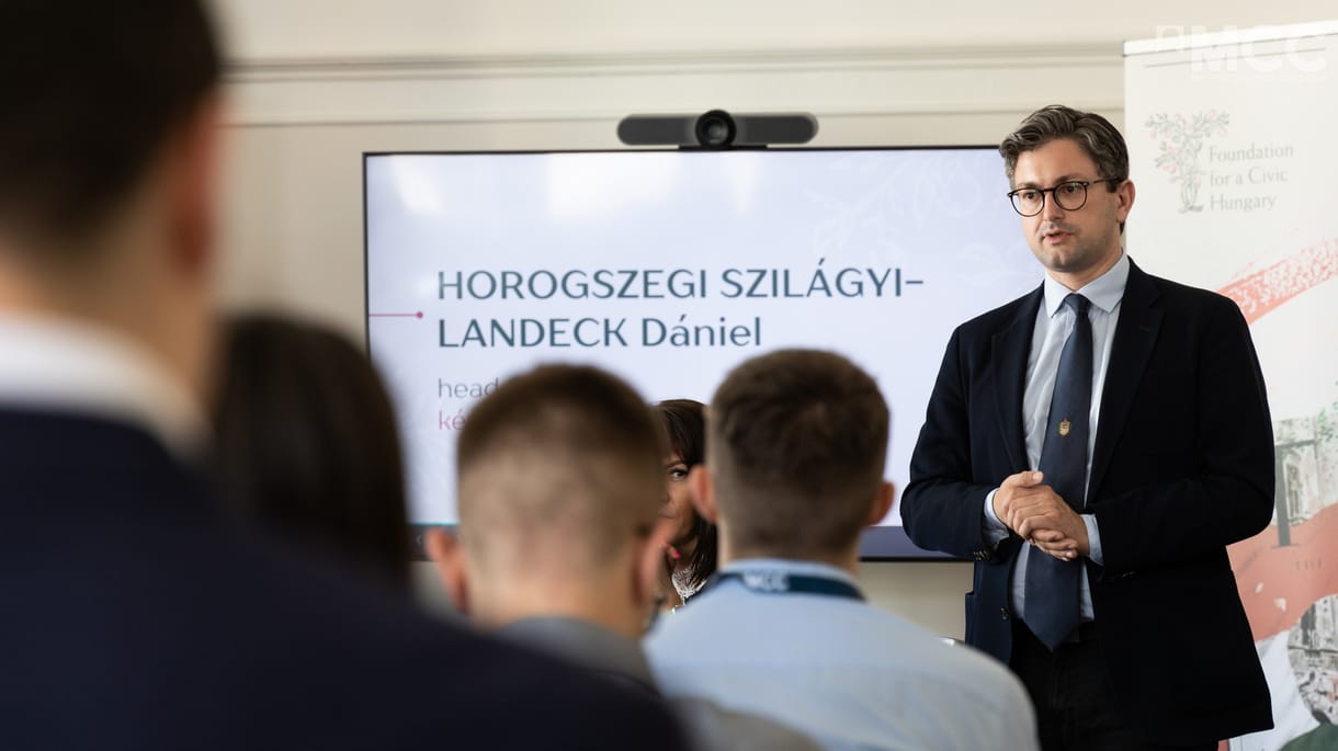 Nagyköveti posztot kap a Fidesz pártalapítványának brüsszeli irodavezetője