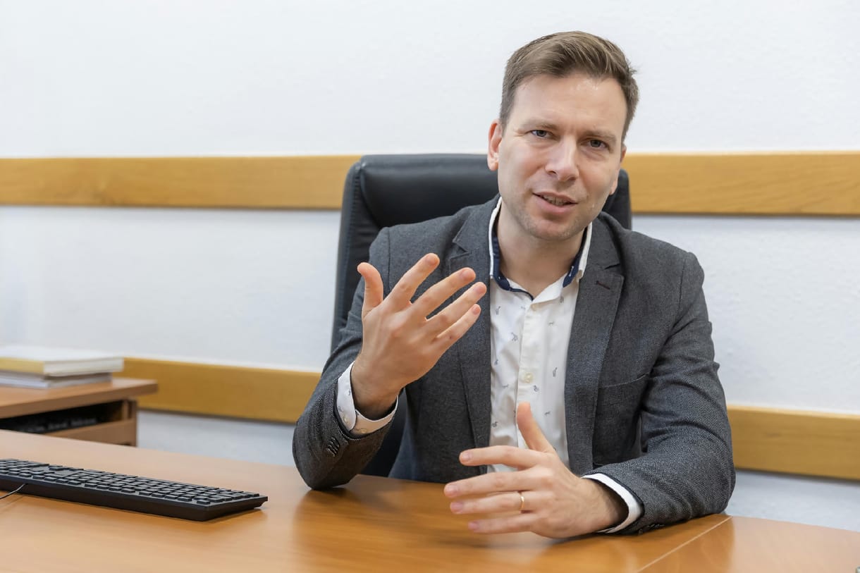 Az orvosi kamara elnöke azt kéri Sulyok Tamástól, hogy ne írja alá a keddi törvénymódosítást