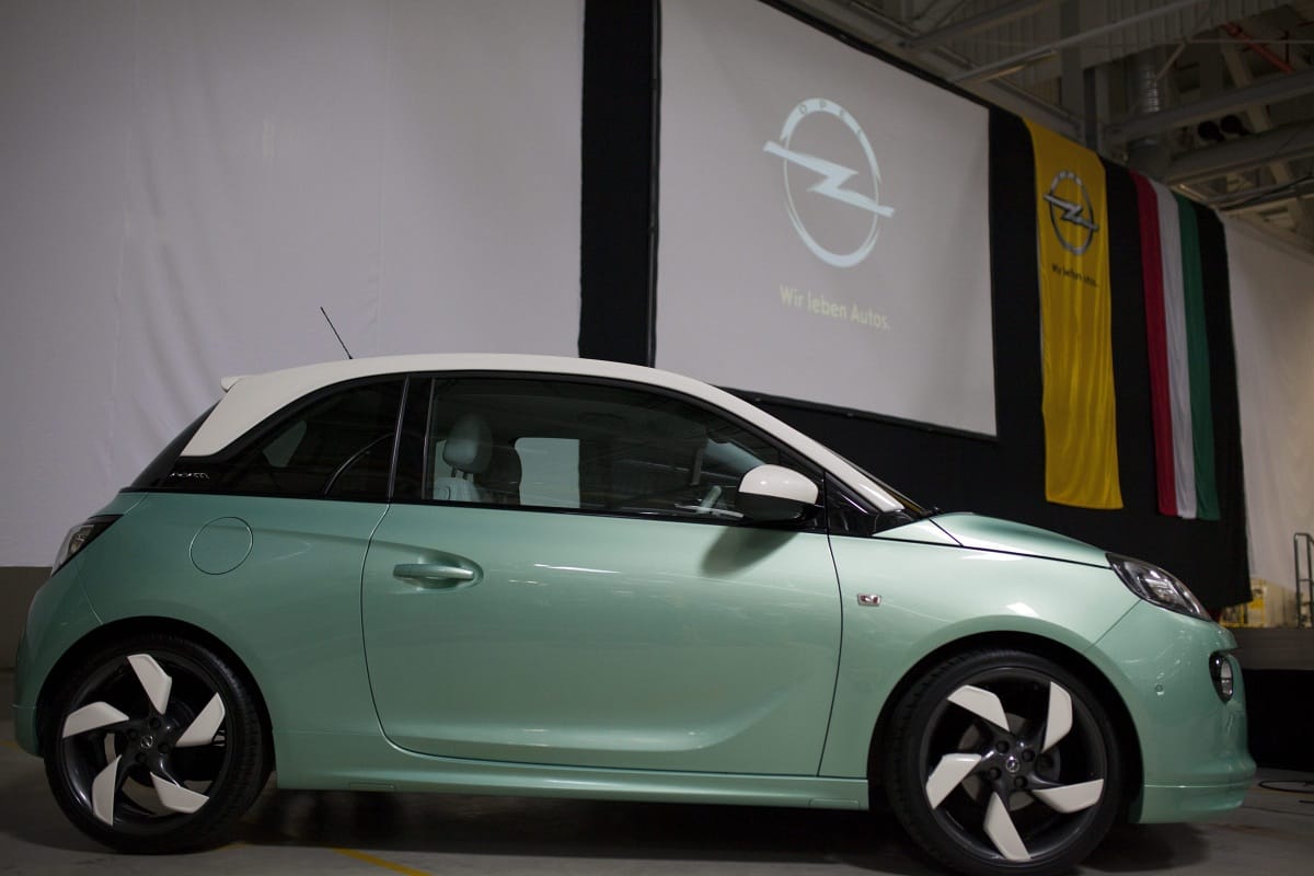 Bővít itthon az Opel: magyar motor kerül a Corsákba, Adamekbe