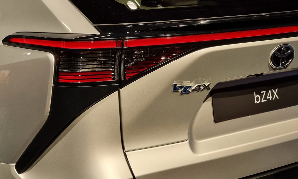 Beárazták az első igazi elektromos Toyotát