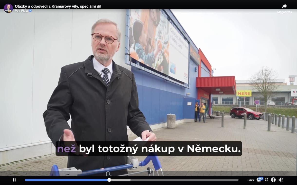 A cseh miniszterelnök is bejelentkezett egy bevásárlós videóval, de nem bontotta ki az igazság minden részletét