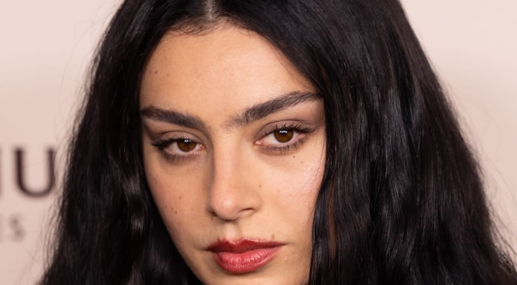 Berobban a Sziget: Charli XCX is színpadra lép szerdán