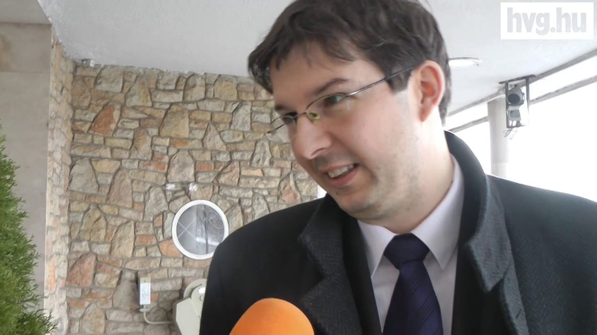 Zsiga Marcell veszített Tóta W. ellen