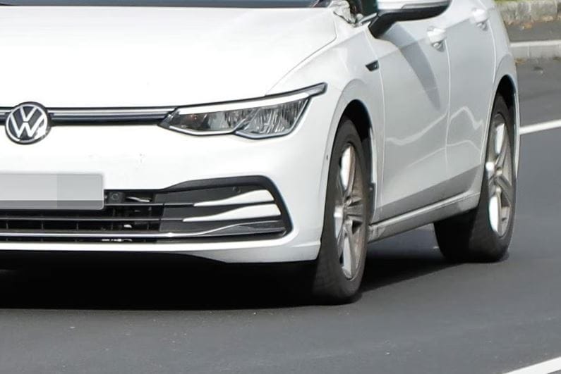 Jókora képernyőt kaphat a megújuló Volkswagen Golf