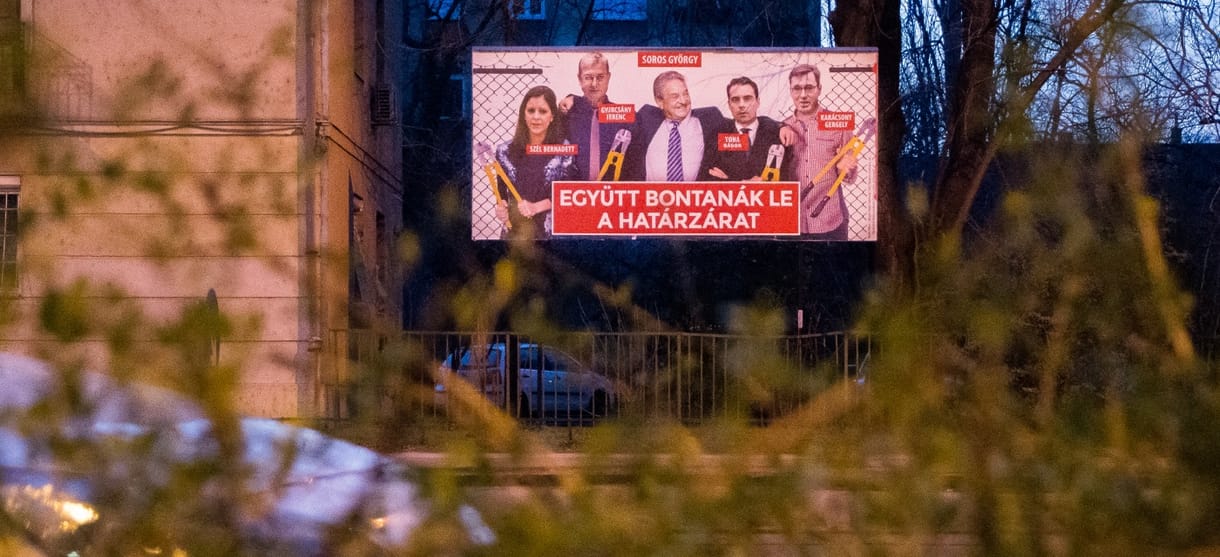 A TASZ szerint jogsértők a Fidesz határzárbontós plakátjai