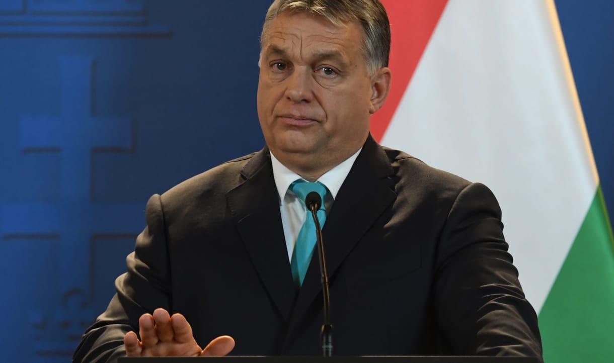 Hét gazdasági blöff, amivel Orbán szédíti a választóit