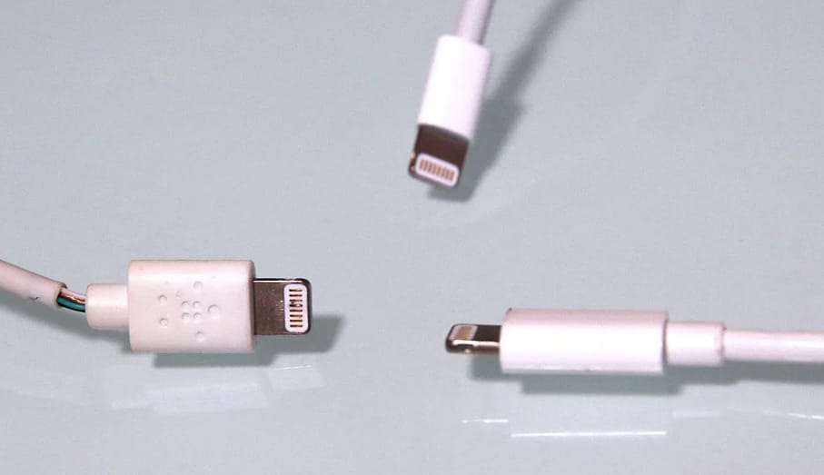 Szeptemberben írhatja elő az EU, milyen csatlakozónak kell lennie a telefonokon
